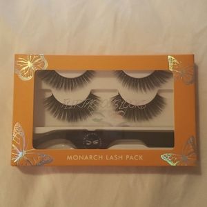 Flirtatious Looks Cosmetics lashes